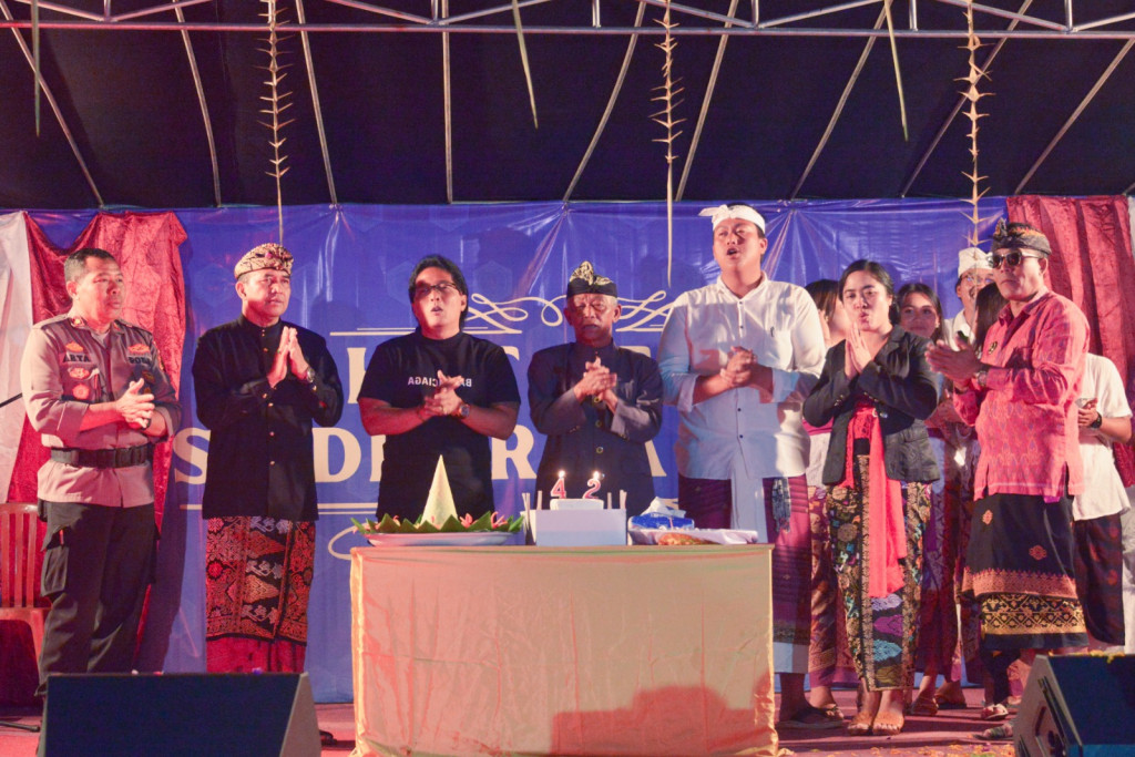 Bupati Giri Prasta Hadiri HUT Ke- 42 ST. Dharma Putra Banjar Batunya Tabanan